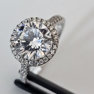 925 Silver Halo Ring In Sterling Silver. Clear Stones. Sz 5.